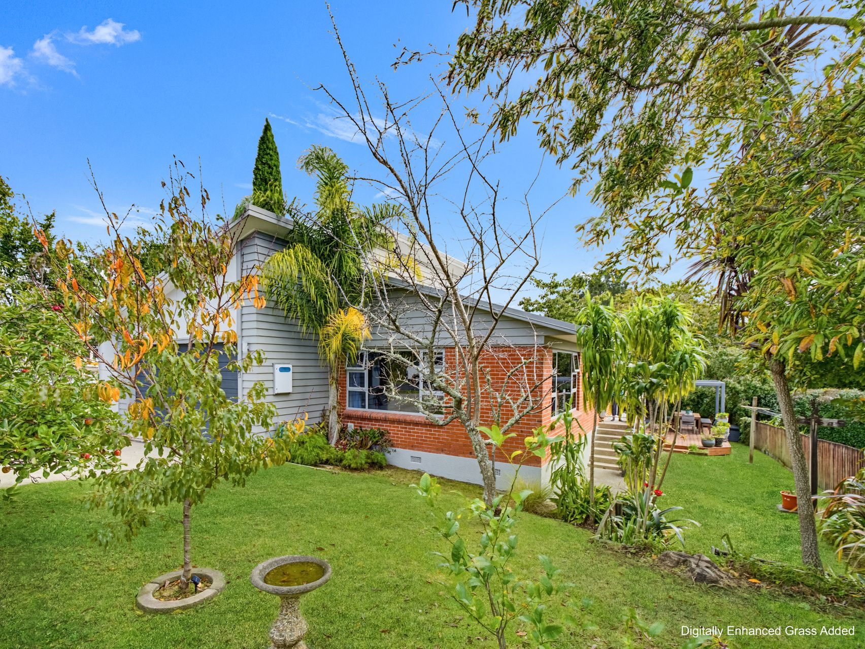 Green Outlooks and Split-Level Ease in Greerton — slide 2