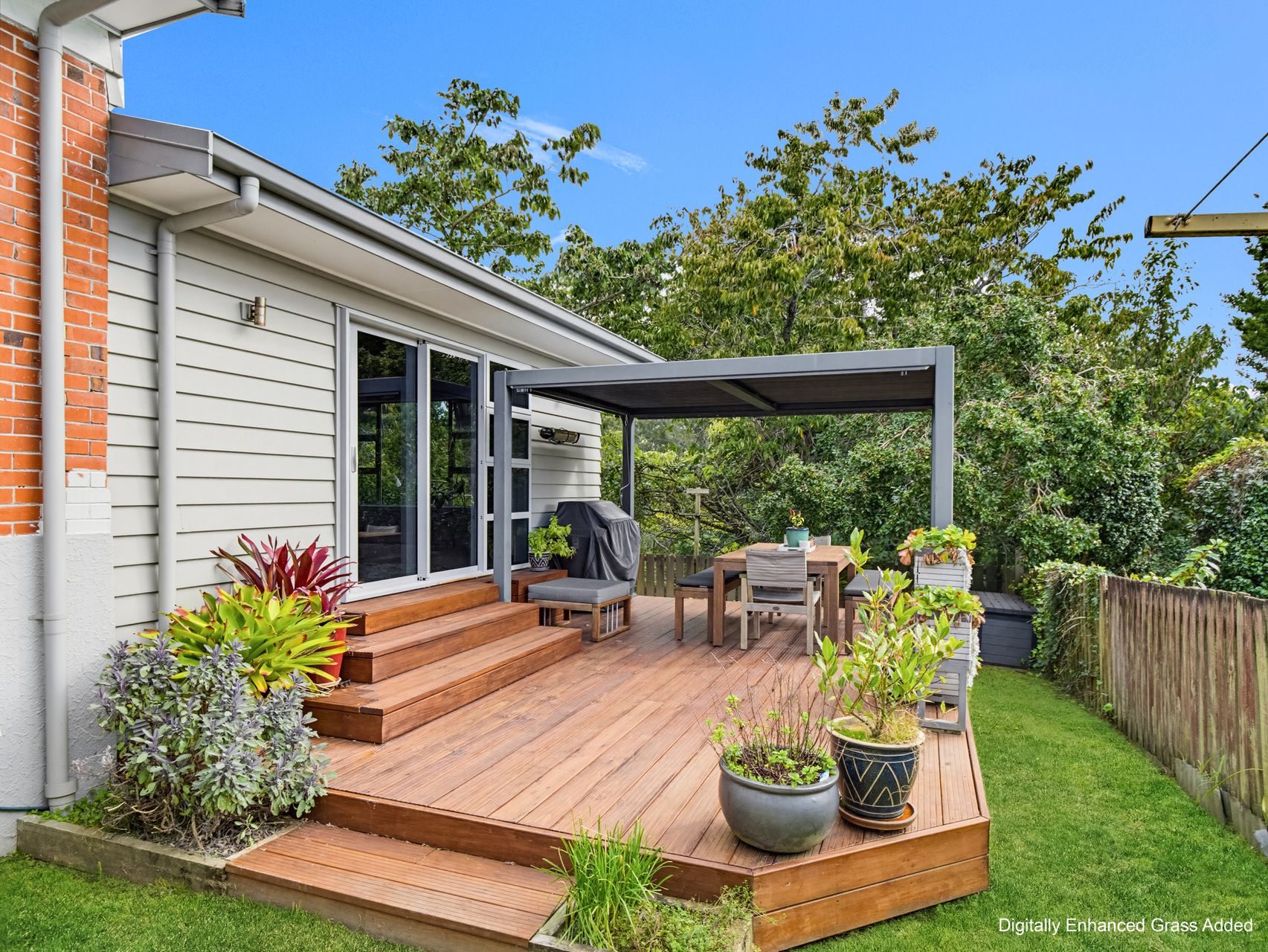 Green Outlooks and Split-Level Ease in Greerton — slide 3