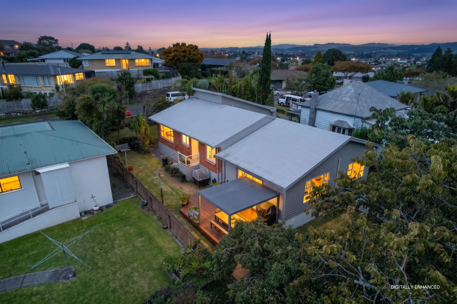 Green Outlooks and Split-Level Ease in Greerton — slide 29