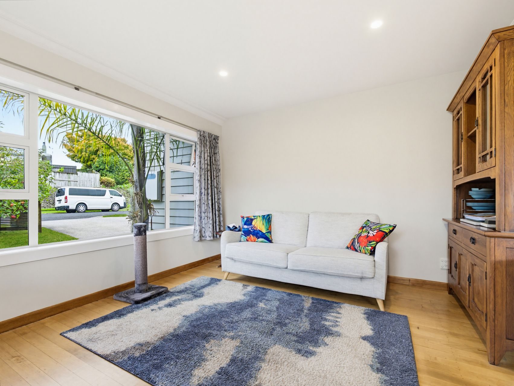Green Outlooks and Split-Level Ease in Greerton — slide 7