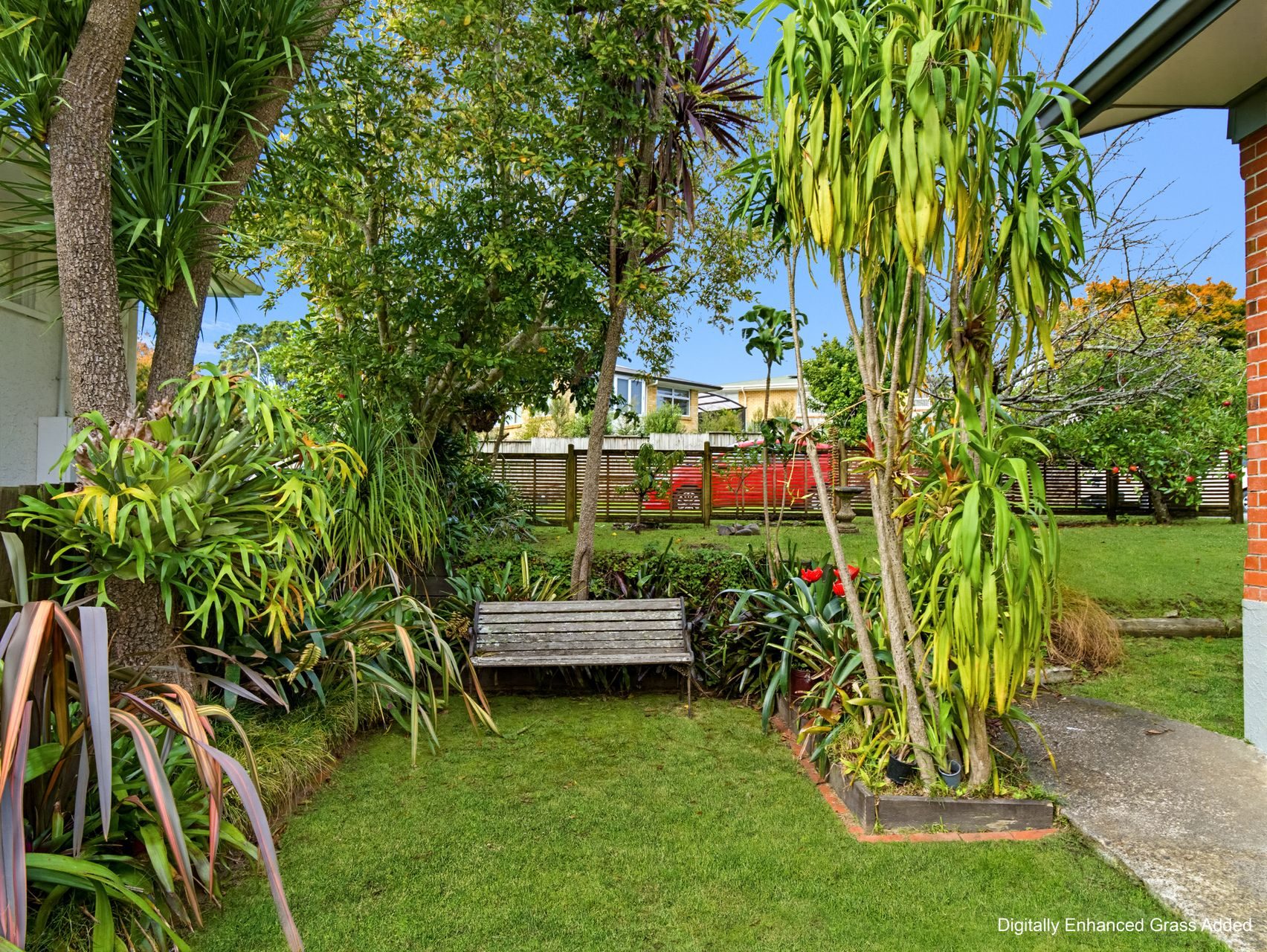 Green Outlooks and Split-Level Ease in Greerton — slide 23