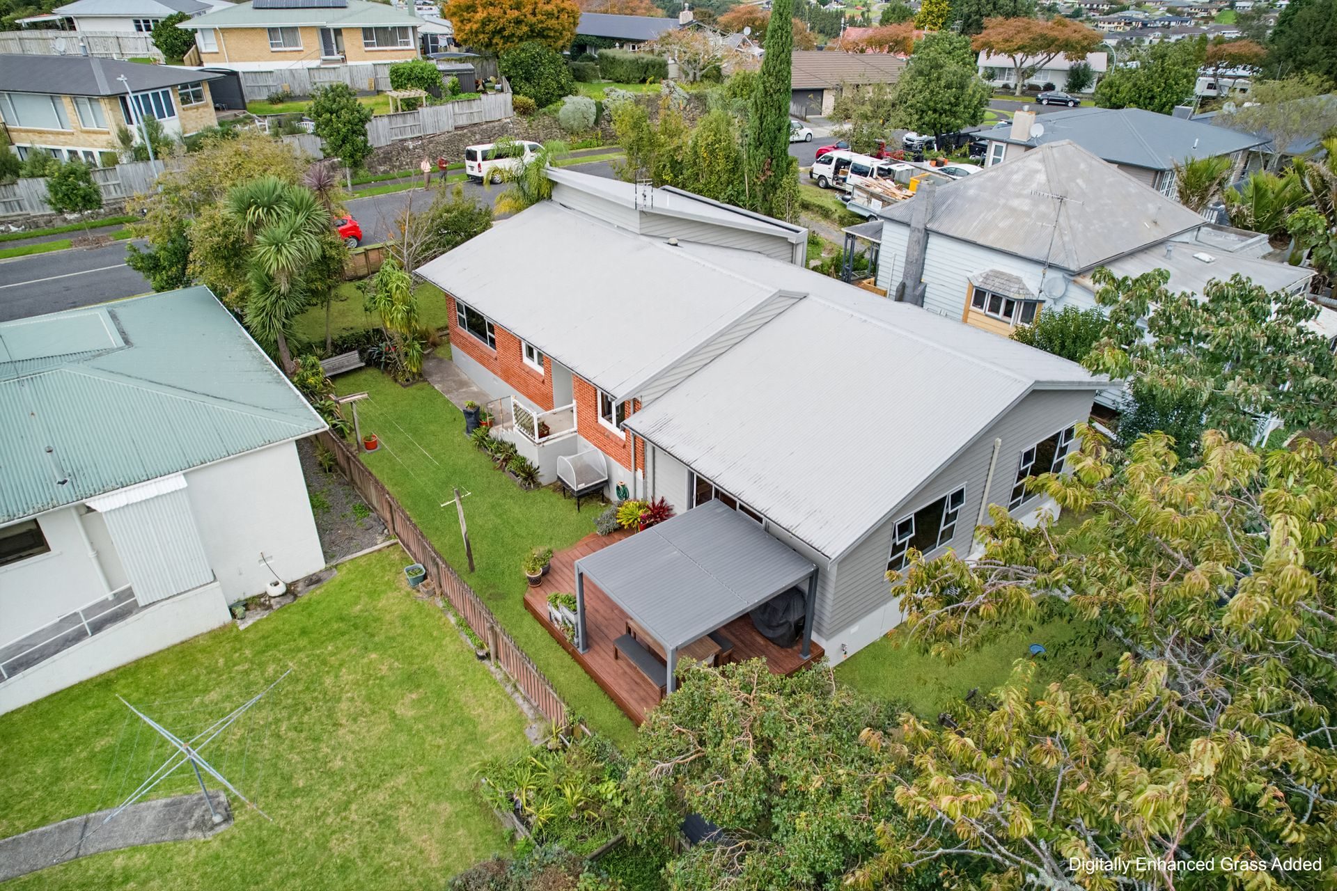 Green Outlooks and Split-Level Ease in Greerton — slide 25