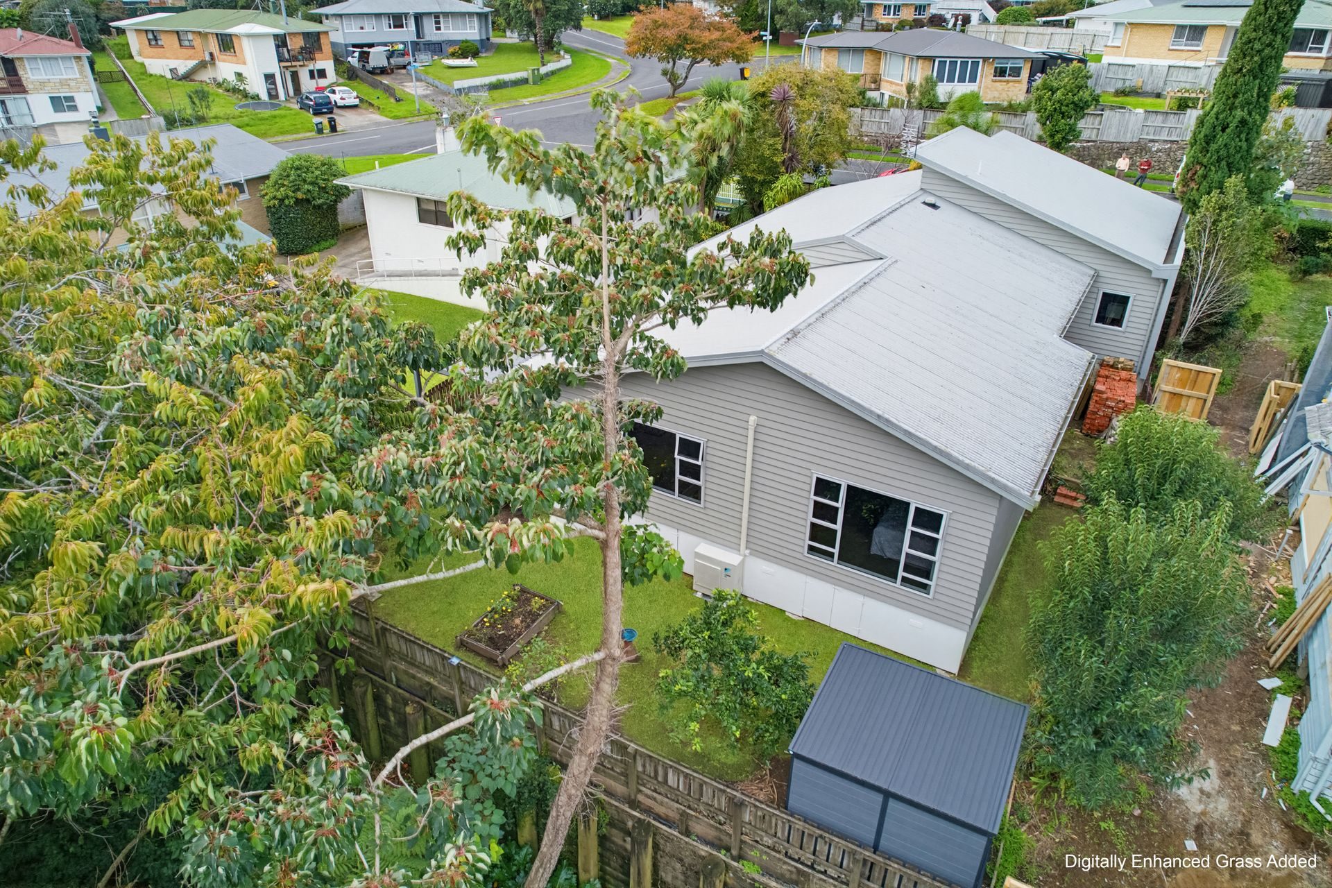 Green Outlooks and Split-Level Ease in Greerton — slide 24