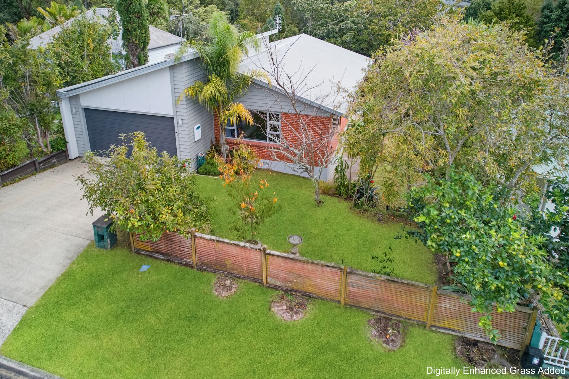Green Outlooks and Split-Level Ease in Greerton — slide 27