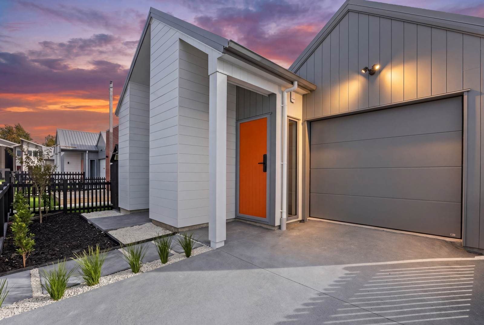 Modern Living Meets Future Growth in Drury — slide 1