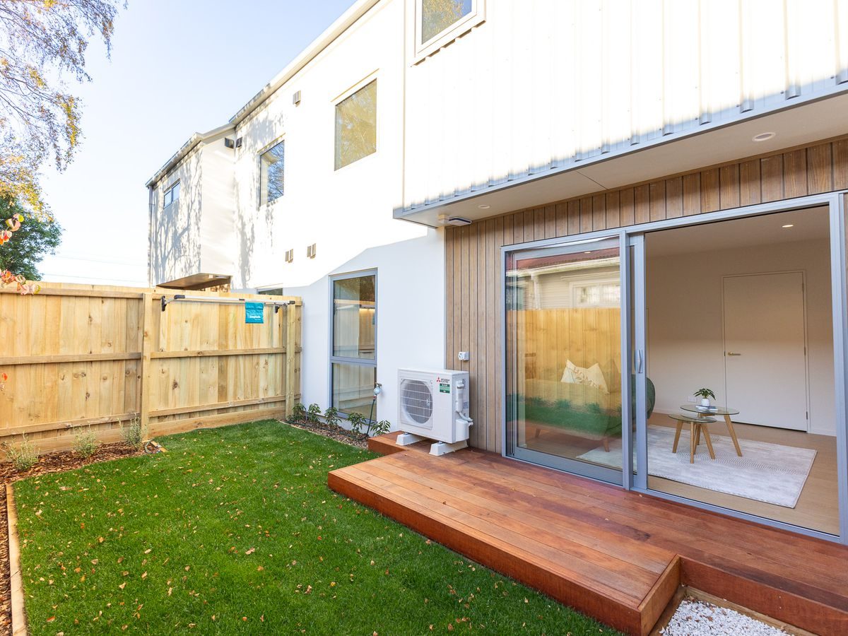 High Spec 2 bed + garage homes — slide 8
