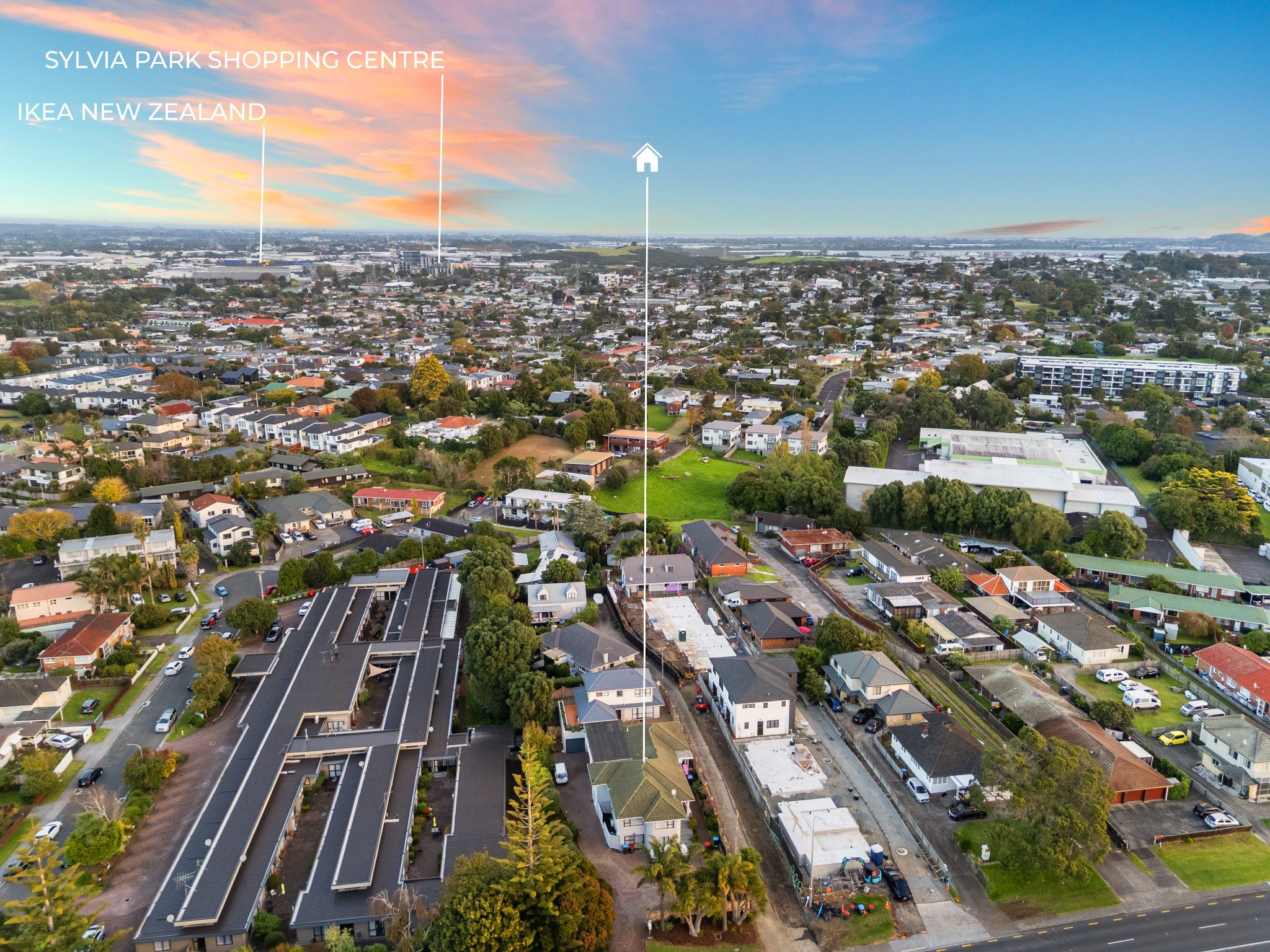 3 Bed + 3 Renovated Rooms - Double Living! — slide 20