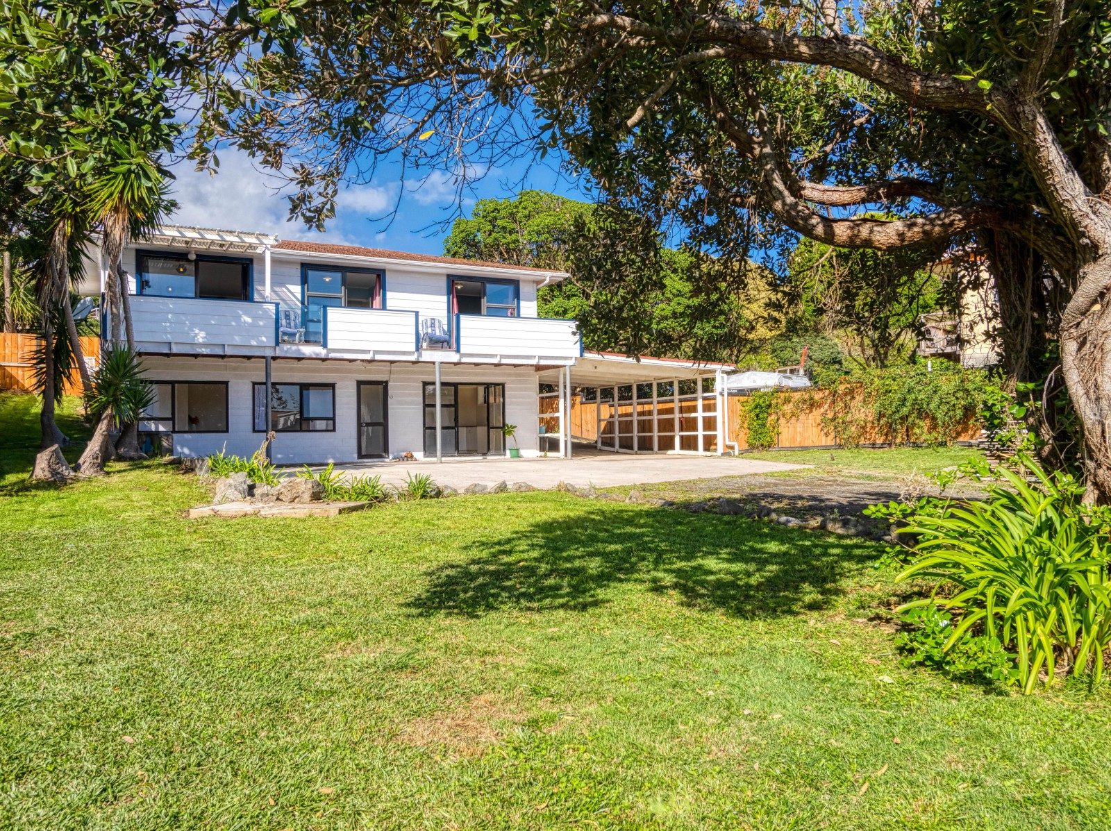 Dual-Level Living with Harbour Views — slide 2