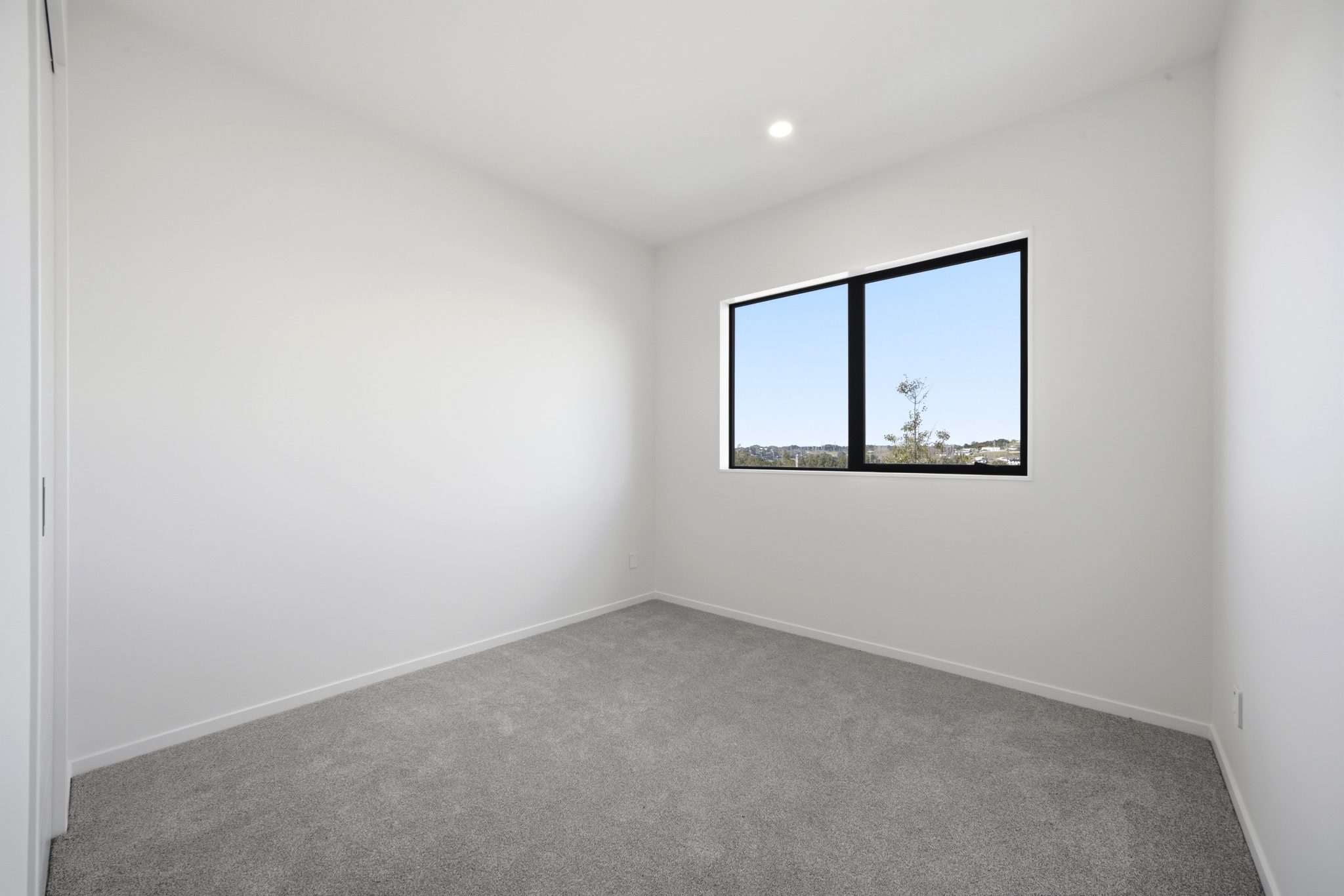 Single-Level Showstopper with MB 10-Year Guarantee — slide 33