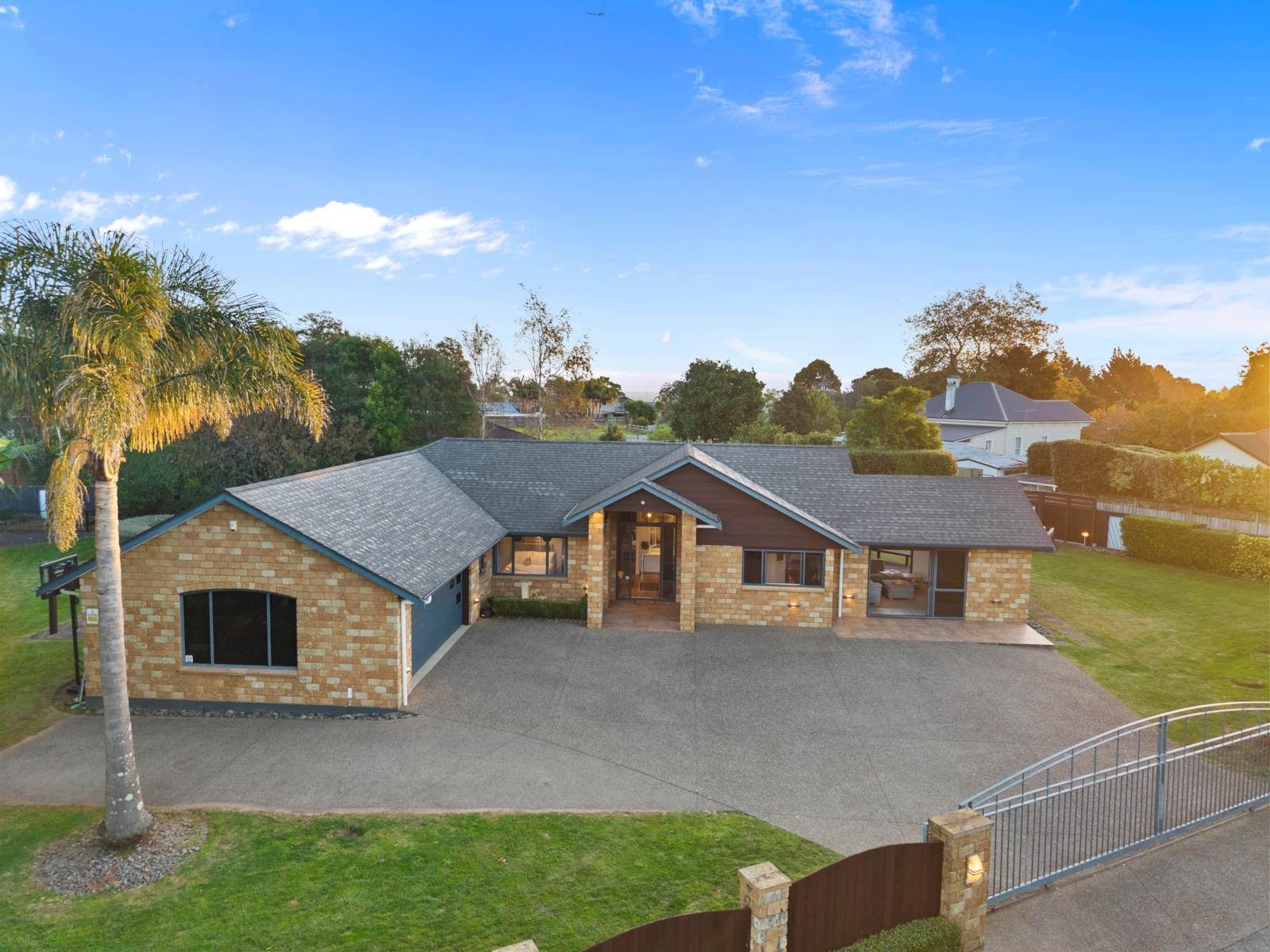 SUPER PRIVATE HINUERA STONE RESIDENCE — slide 19