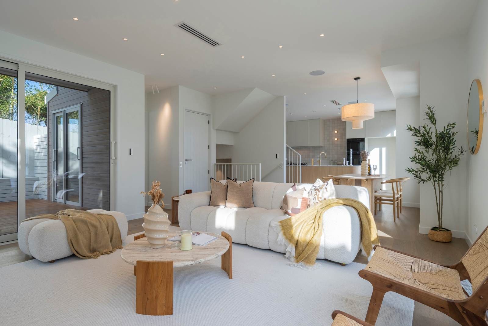 Modern Luxury Meets Campbells Bay Lifestyle — slide 2