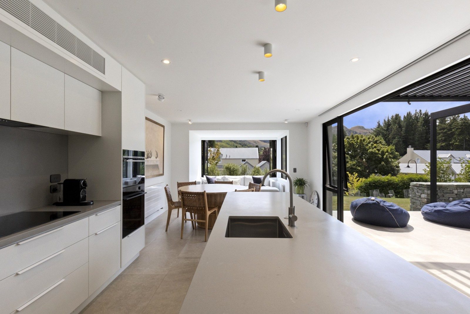 Superb Millbrook Townhouse — slide 2