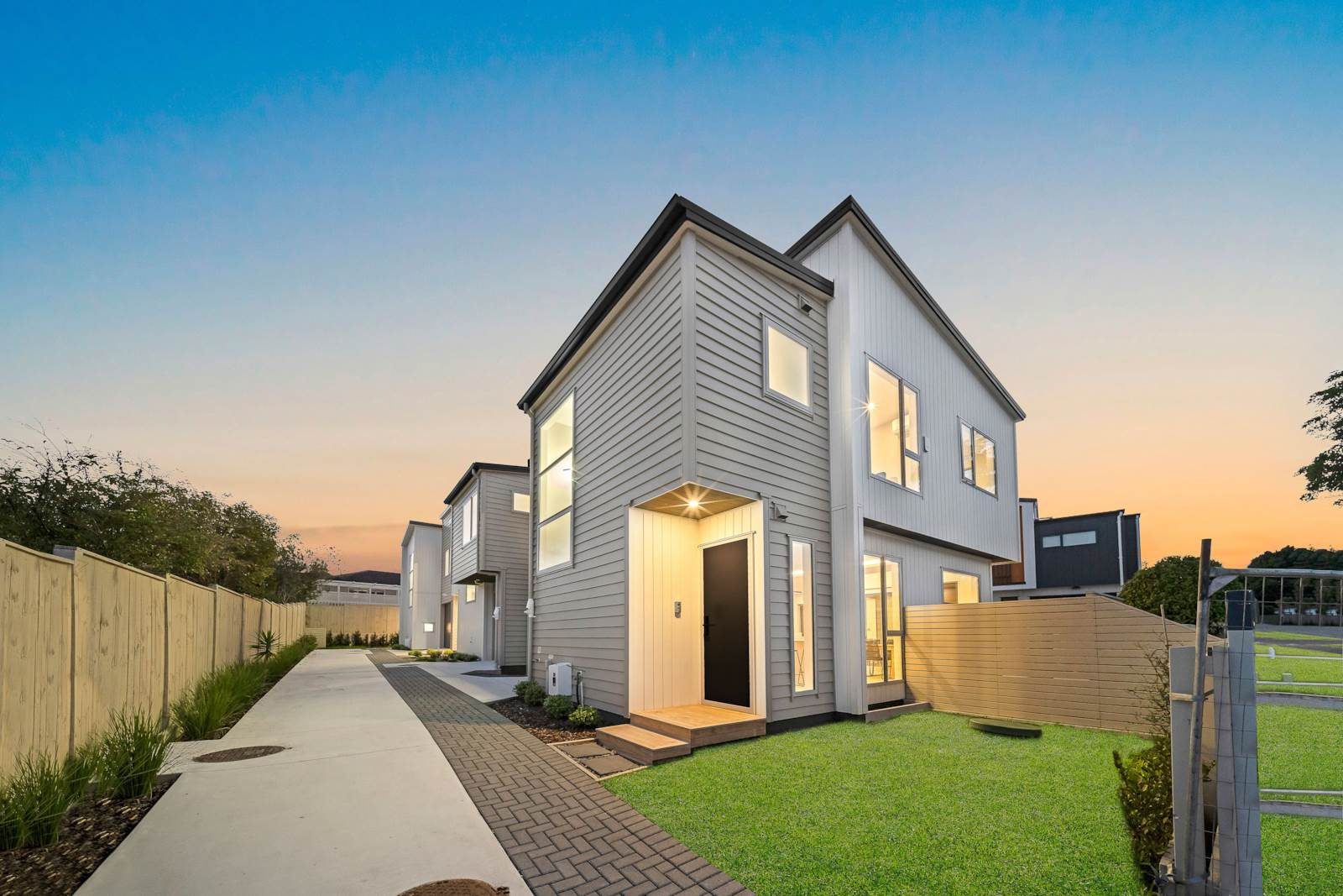 Modern Luxury Meets Effortless Living — slide 33