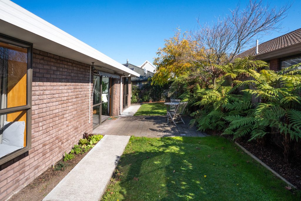 Effortless Living, Prime Location! — slide 22
