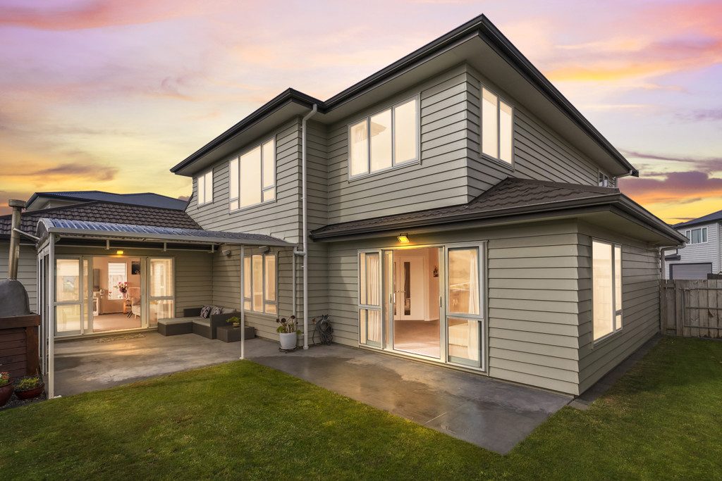 Luxury and Space with Panoramic Vista — slide 1