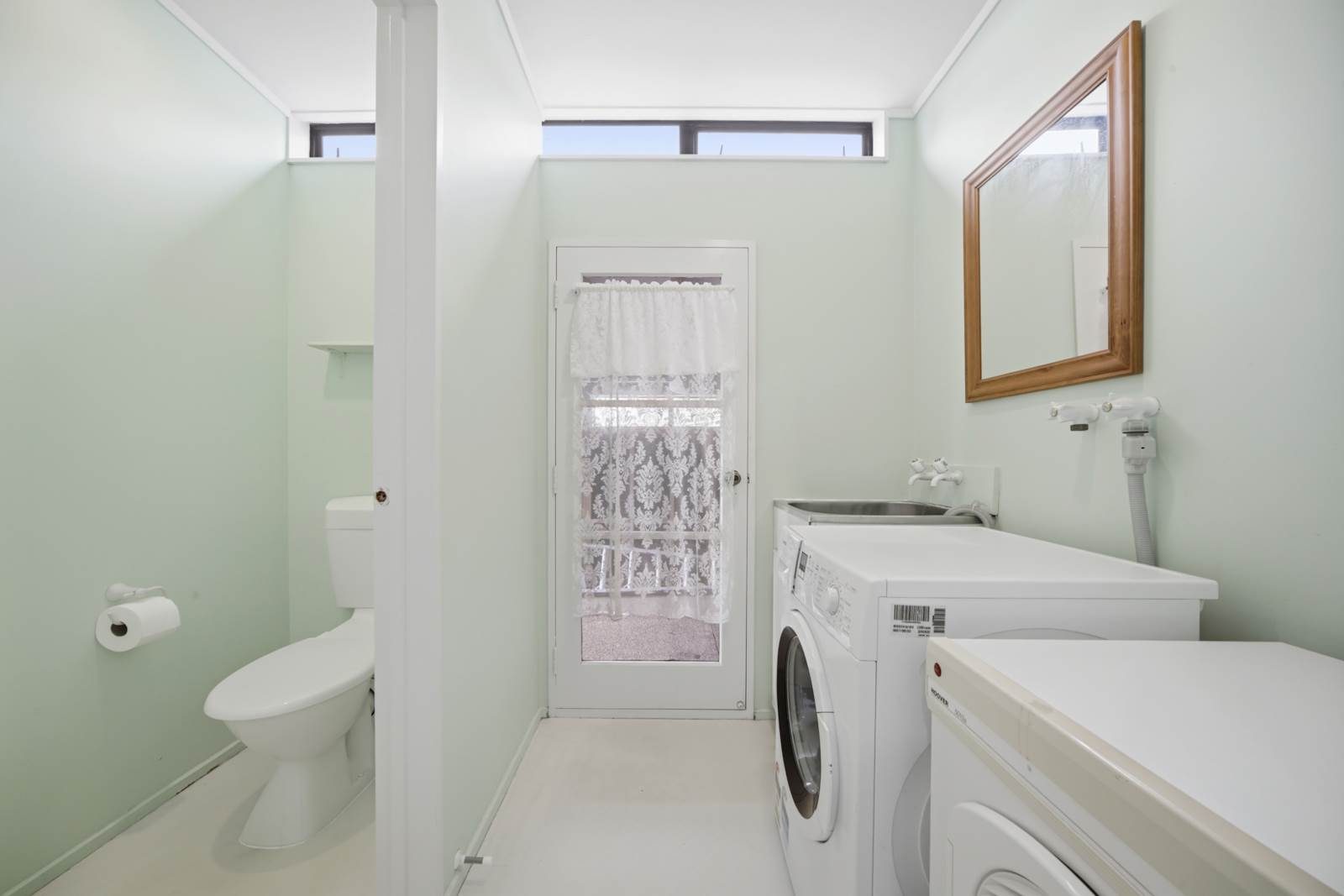 Sunny, Private & Cozy Living in Orakei — slide 17