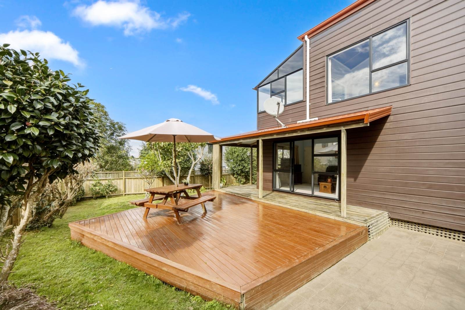 Sunny, Private & Cozy Living in Orakei — slide 21