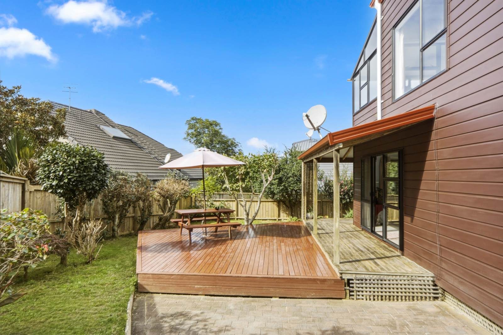 Sunny, Private & Cozy Living in Orakei — slide 22