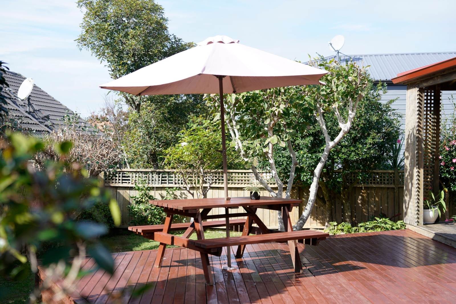 Sunny, Private & Cozy Living in Orakei — slide 23
