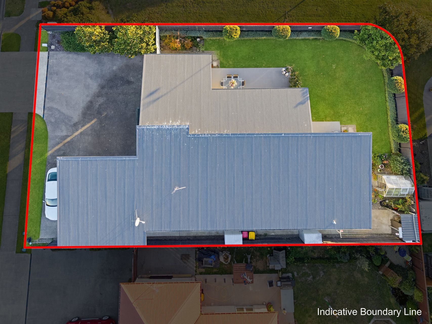 Stylish 4 Bed Home - Parkside Position — slide 40