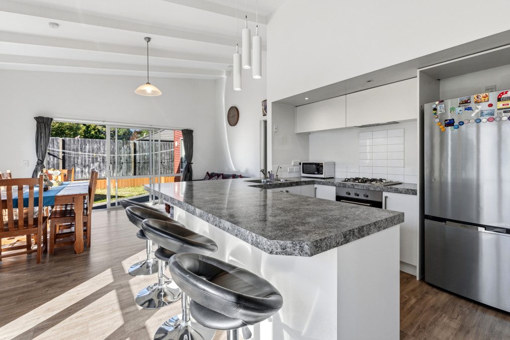High Ceilings, Hot Pools, and Supersized Garaging! — slide 9