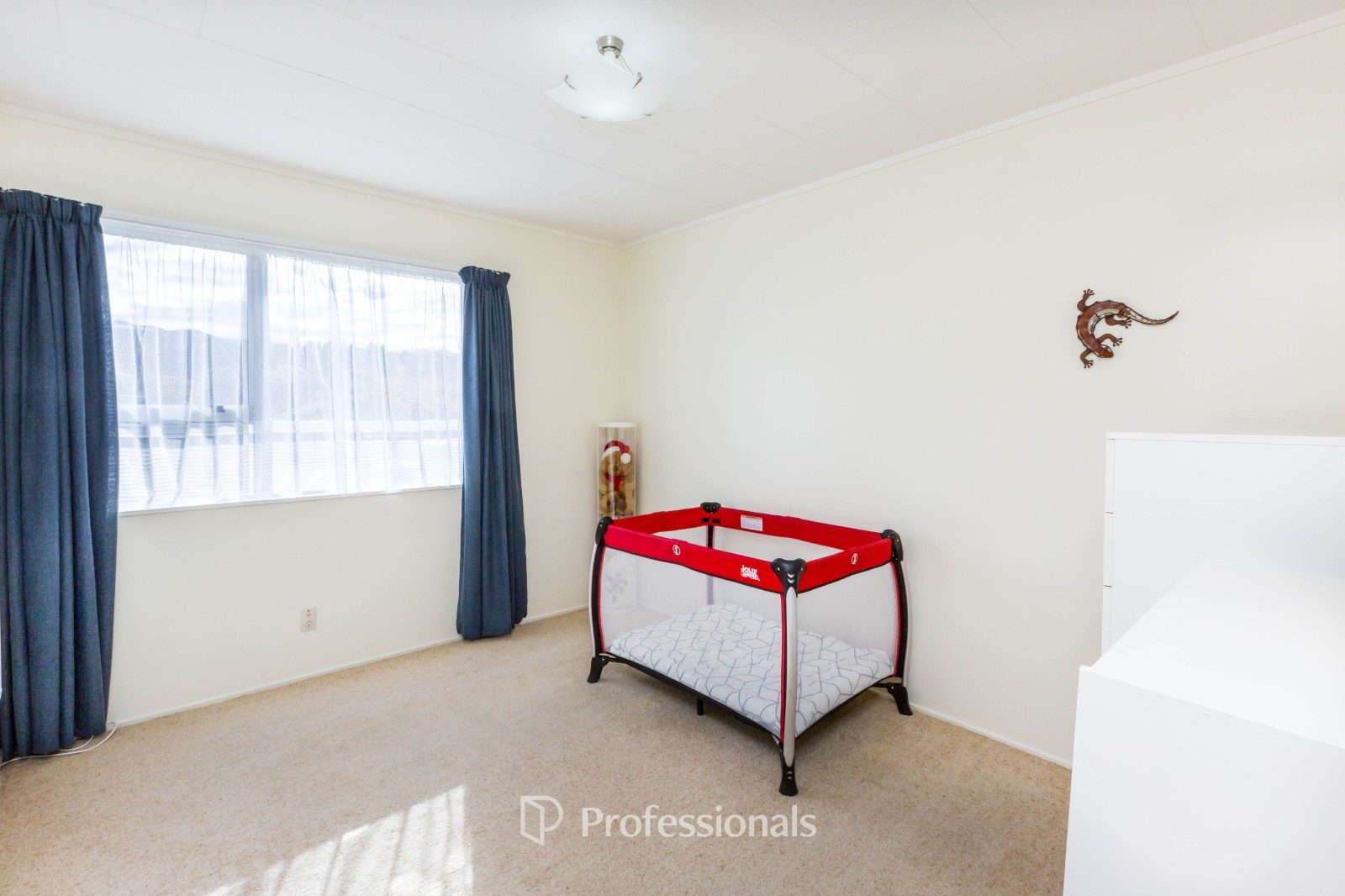 3 Bedrooms Plus That Little Extra — slide 17