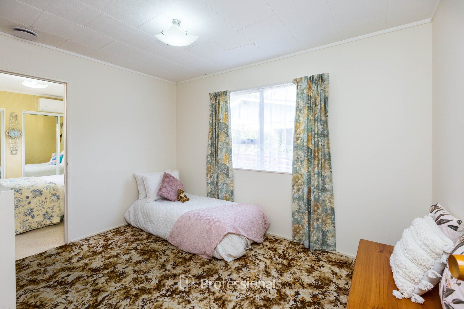 3 Bedrooms Plus That Little Extra — slide 18