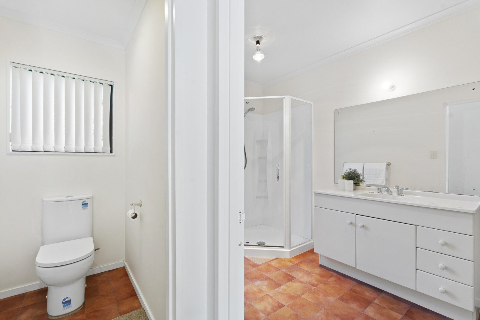 PRIVATE, SUNNY LIVING – PRIME LOCATION — slide 15