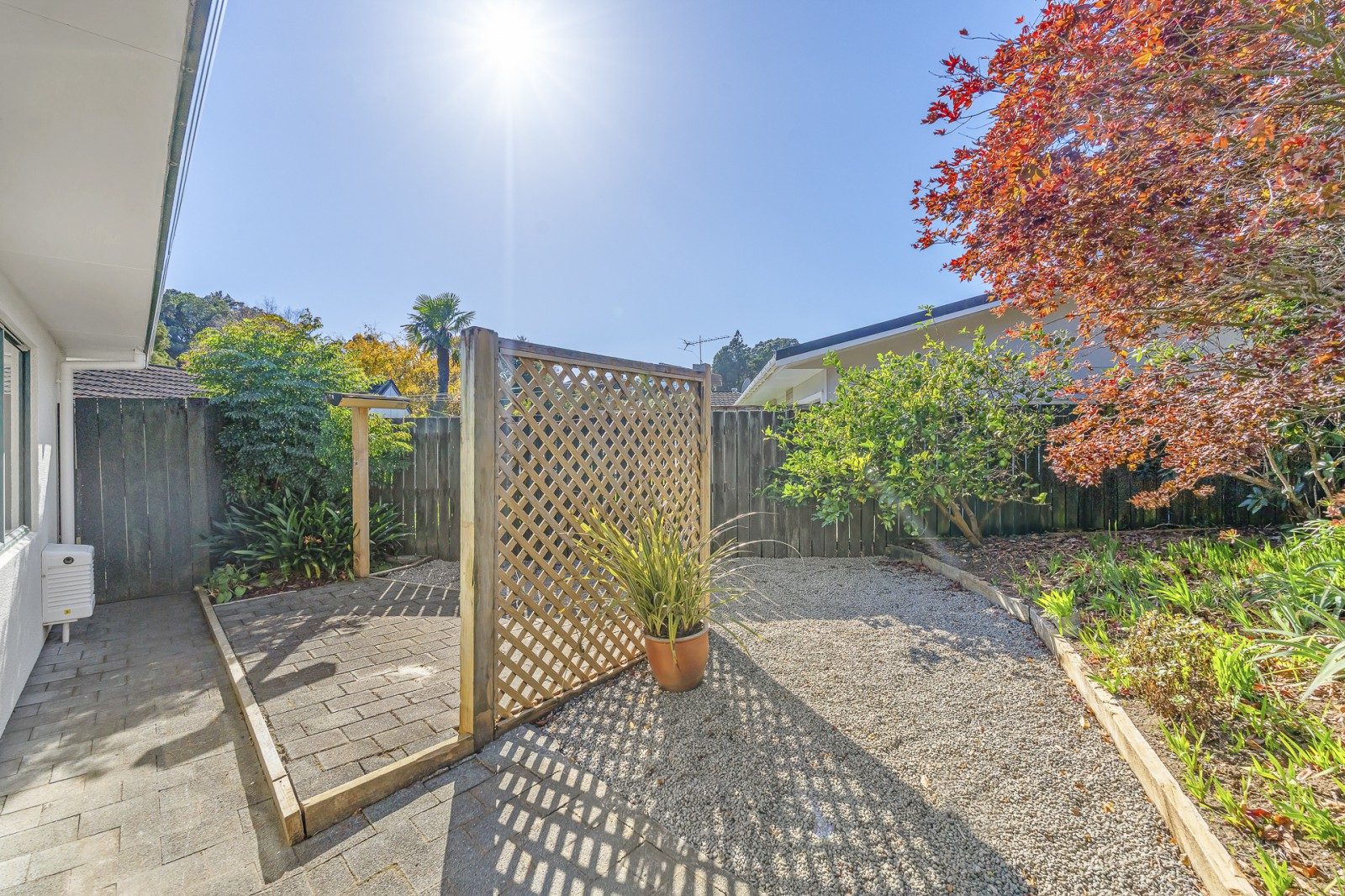 PRIVATE, SUNNY LIVING – PRIME LOCATION — slide 18