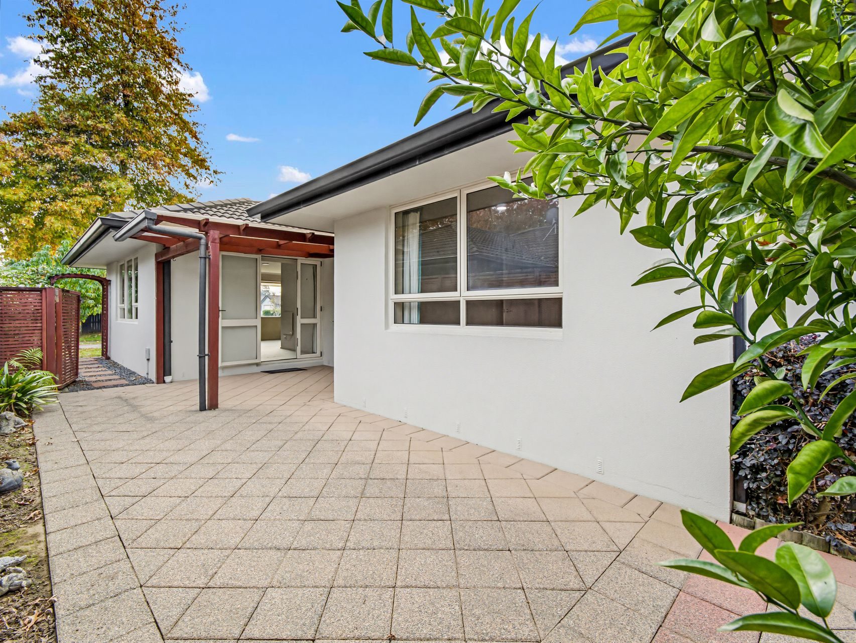 A Single-Level Home That Gets Family Life — slide 28