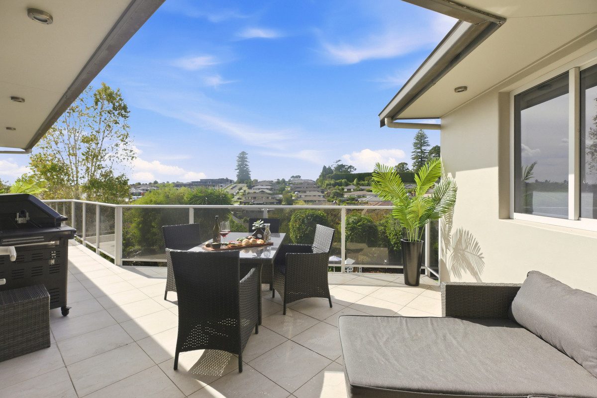 Priced to Sell in Twelve Acre! — slide 8