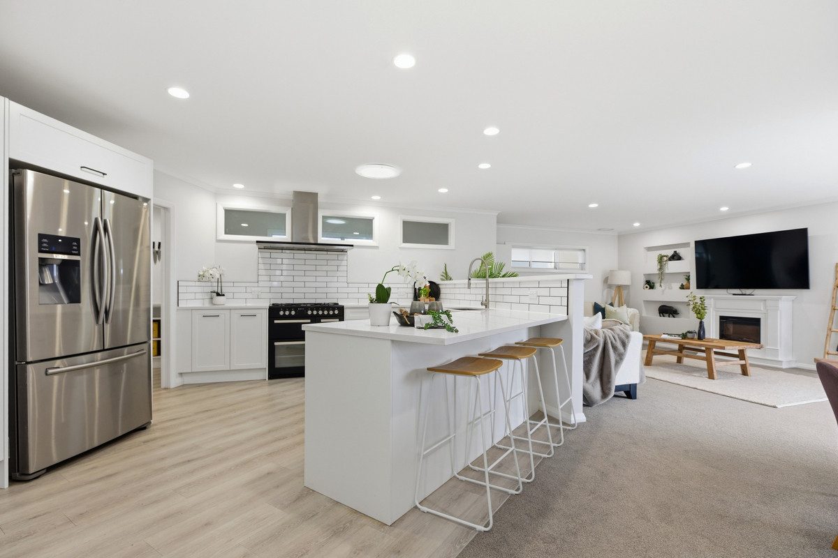 Priced to Sell in Twelve Acre! — slide 4