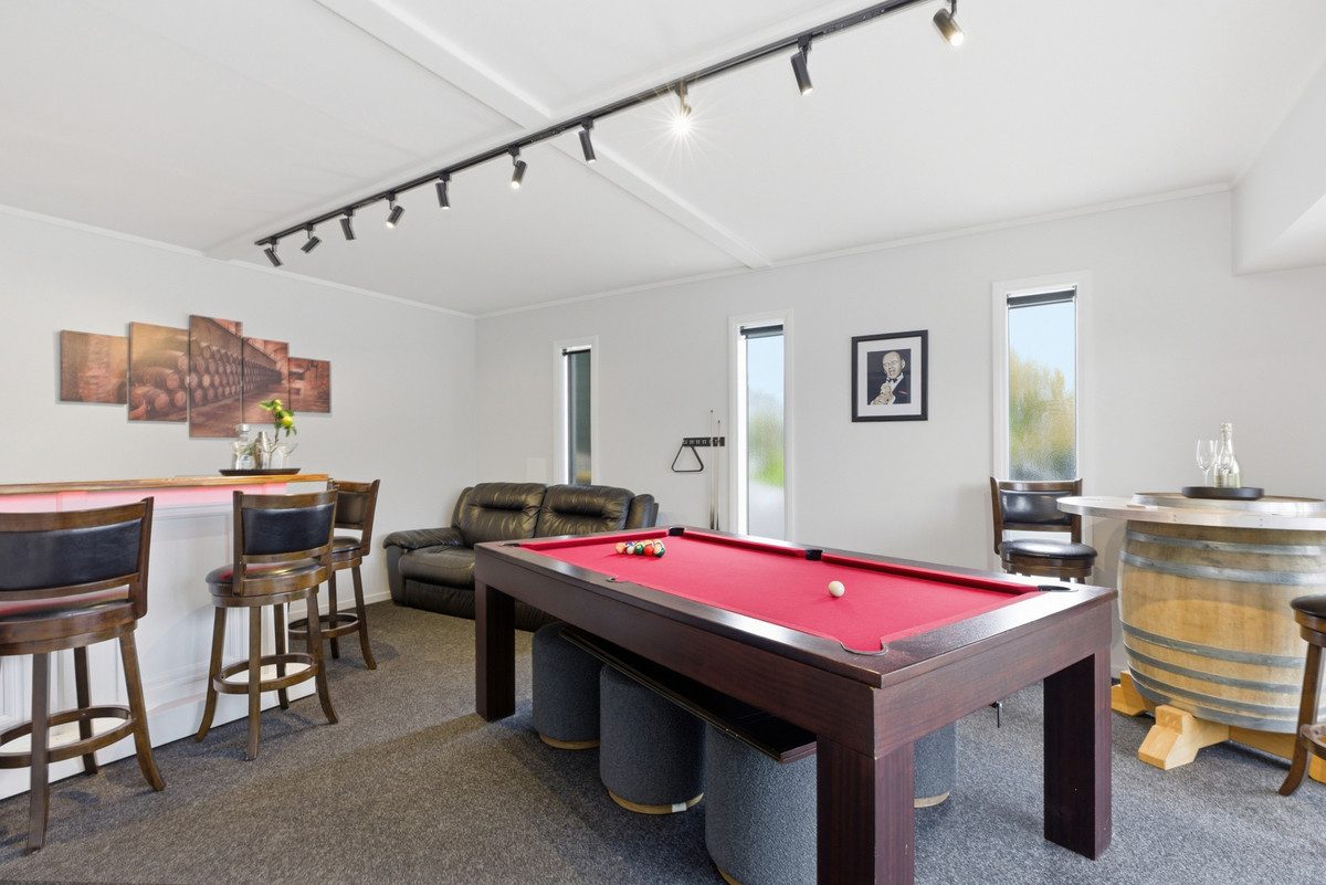 Priced to Sell in Twelve Acre! — slide 20
