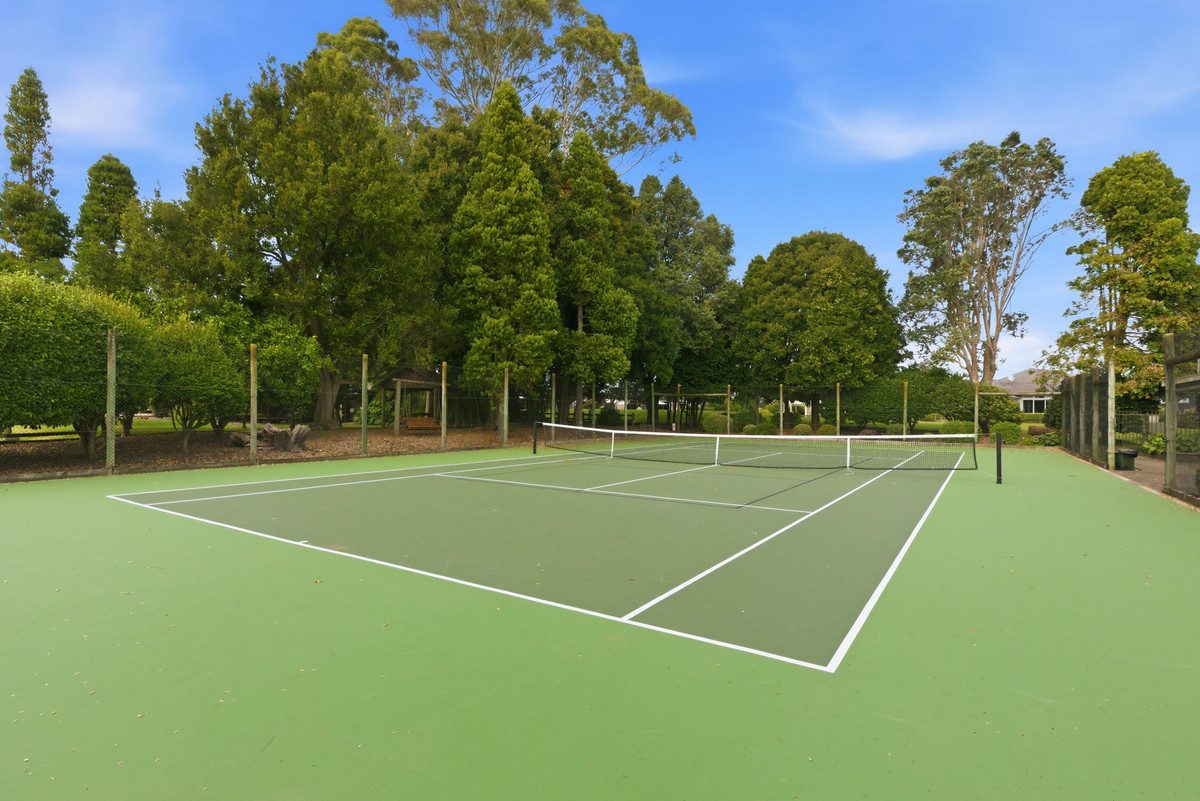 Priced to Sell in Twelve Acre! — slide 31