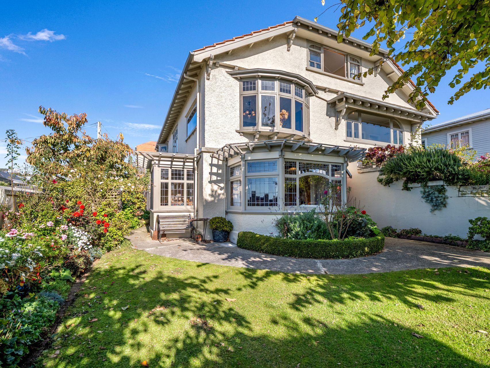 Elegance, Sea Views, Location & Income potential — slide 1