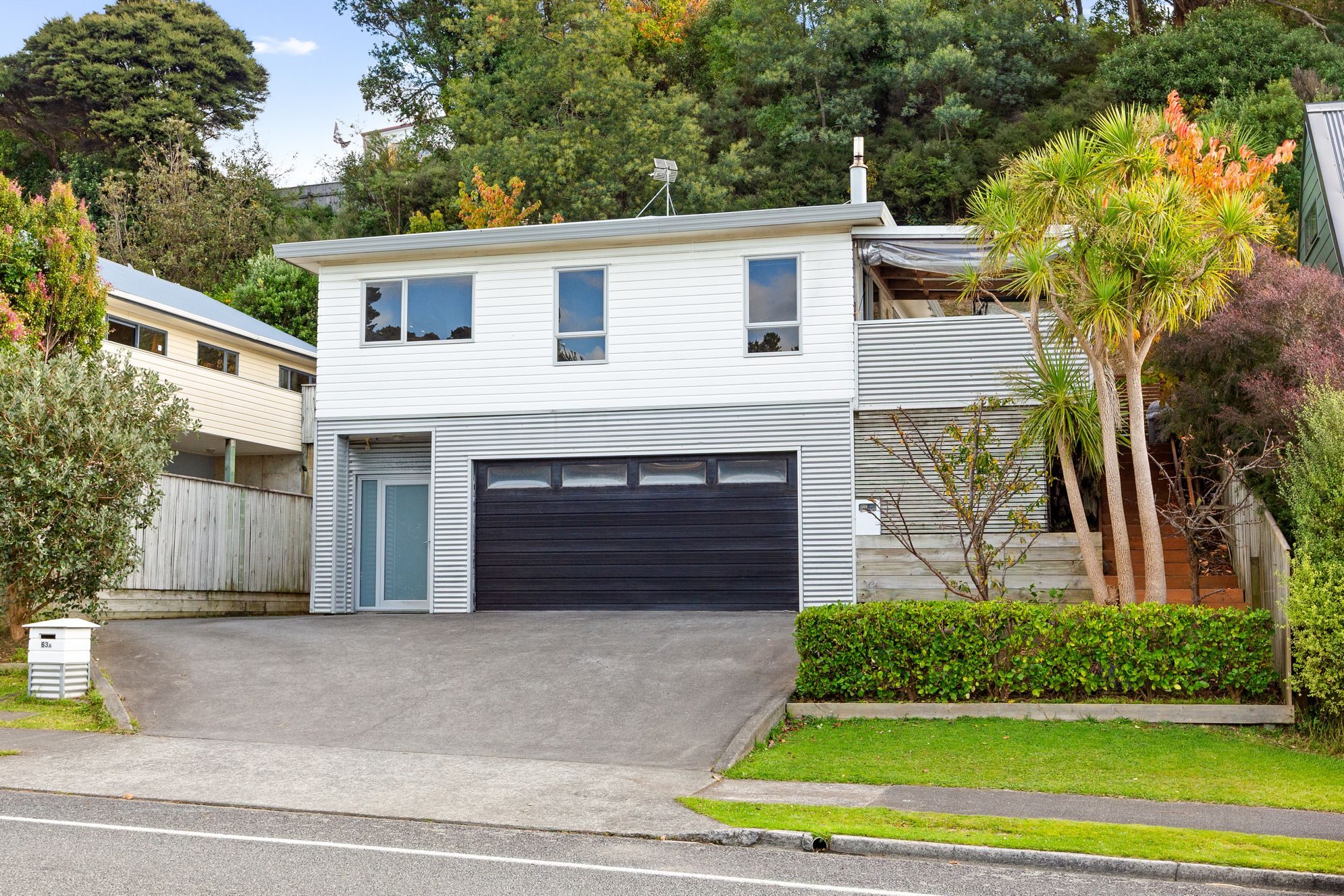 Spacious Family Haven in the Heart of Whitby — slide 1