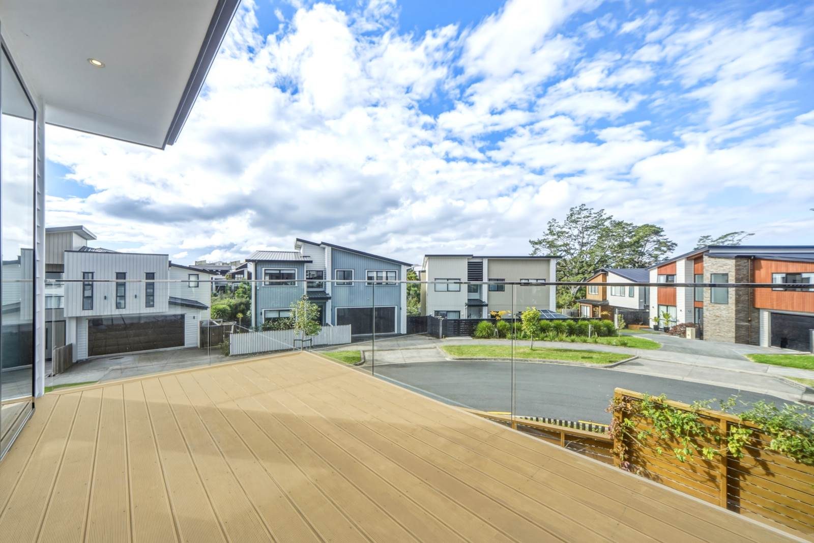 Modern Coastal Living Meets Everyday Convenience — slide 27