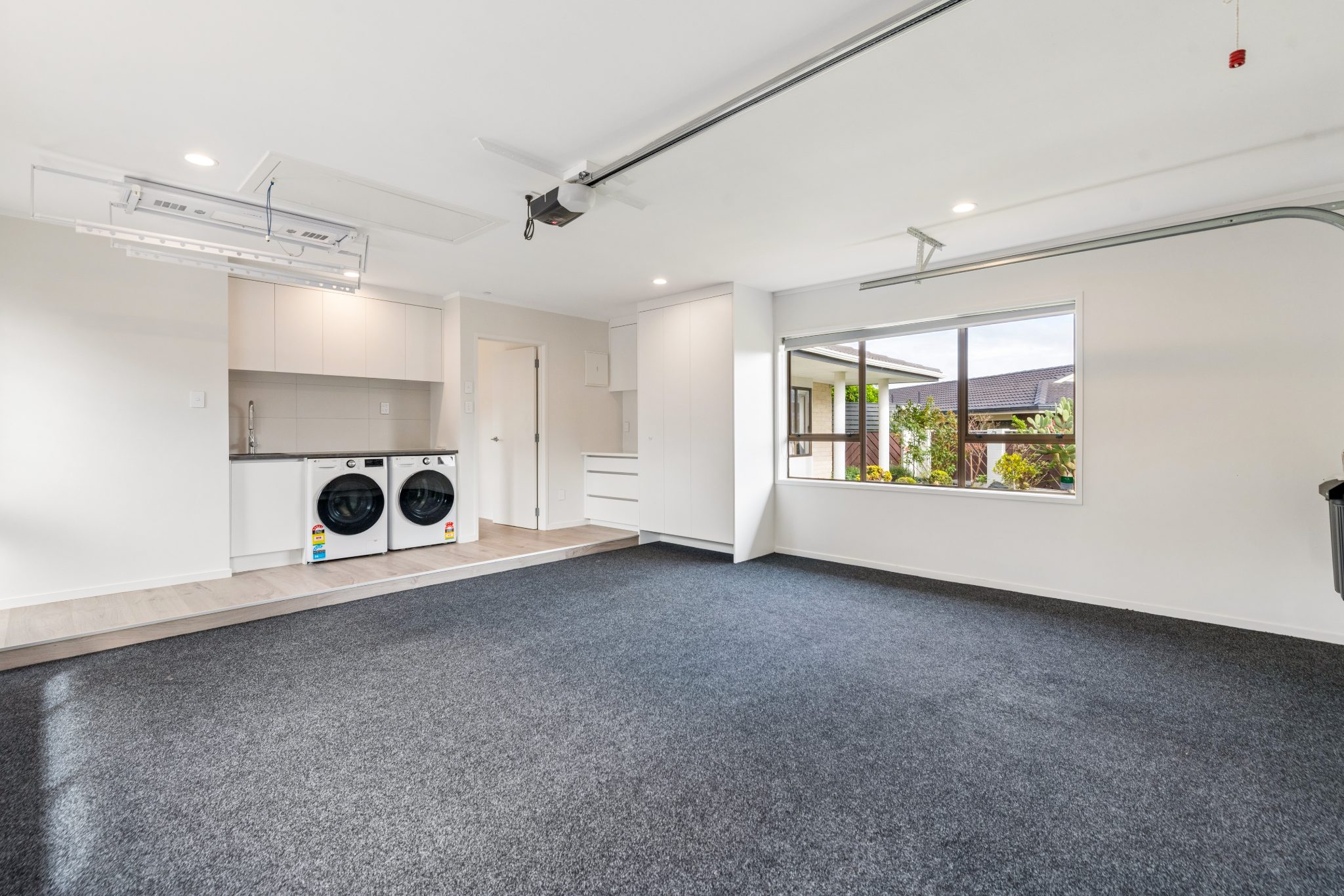 Extensively Renovated, Move-In Ready! — slide 33