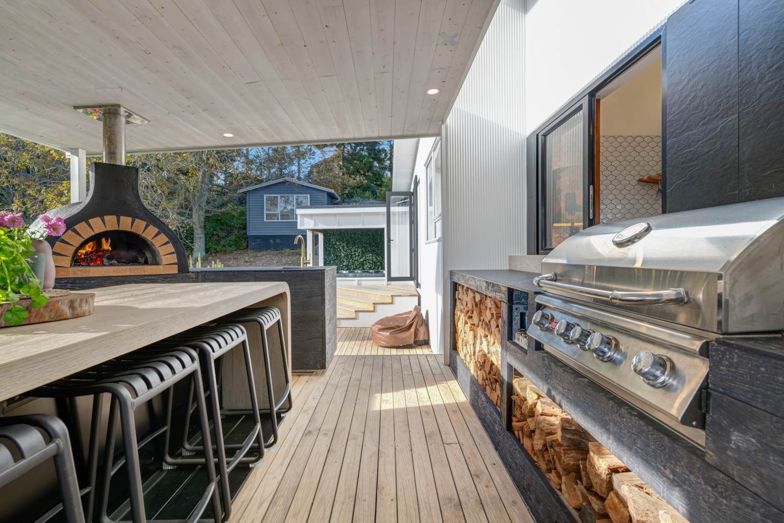 Lifestyle Living & Ultimate Entertaining — slide 2