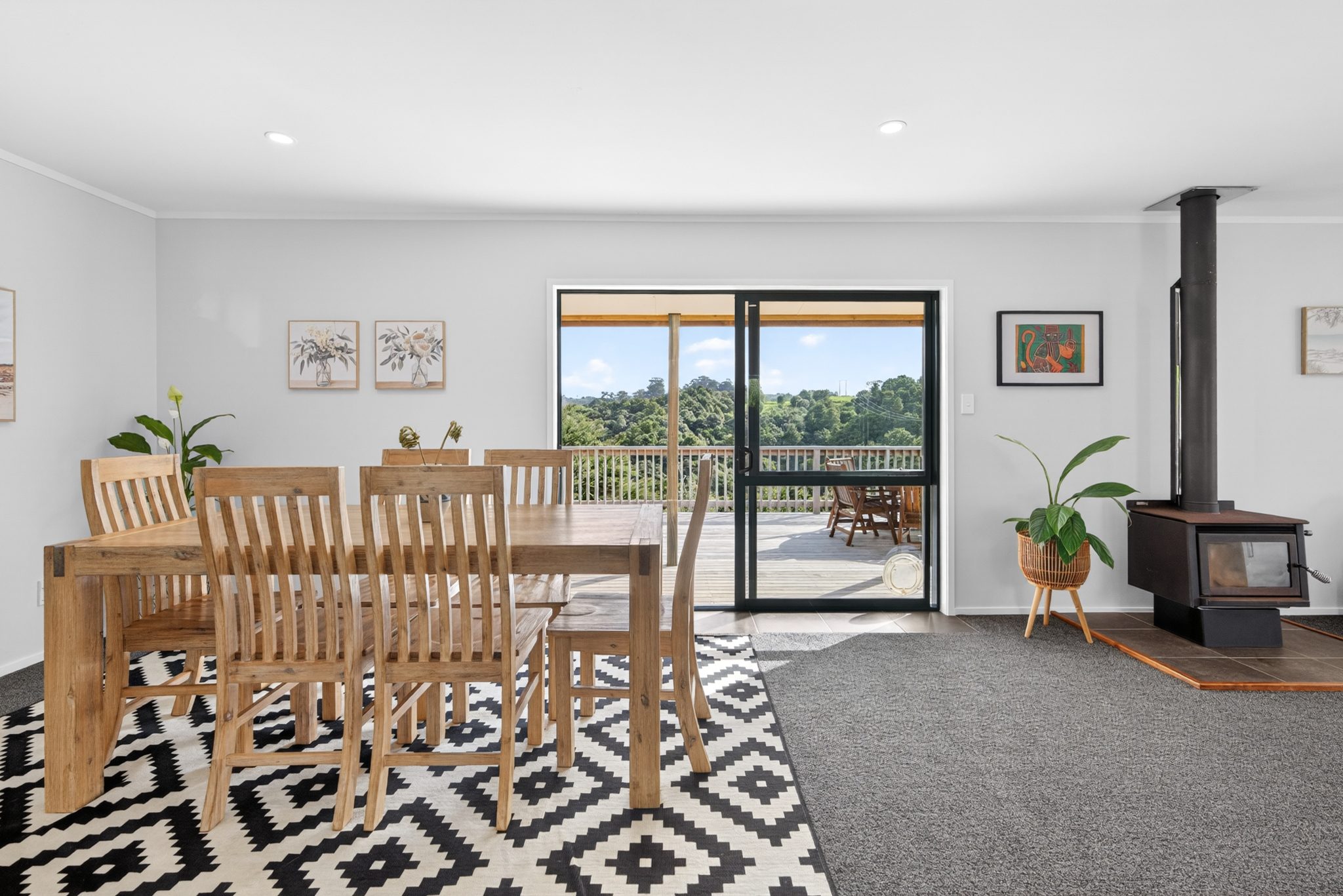 Peaceful Modern Living Parua Bay — slide 2