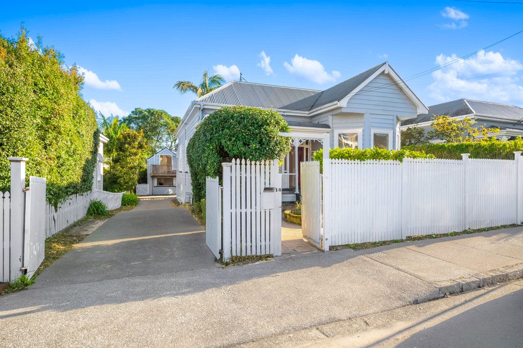 Mt Eden Vila with Home and Income — slide 1