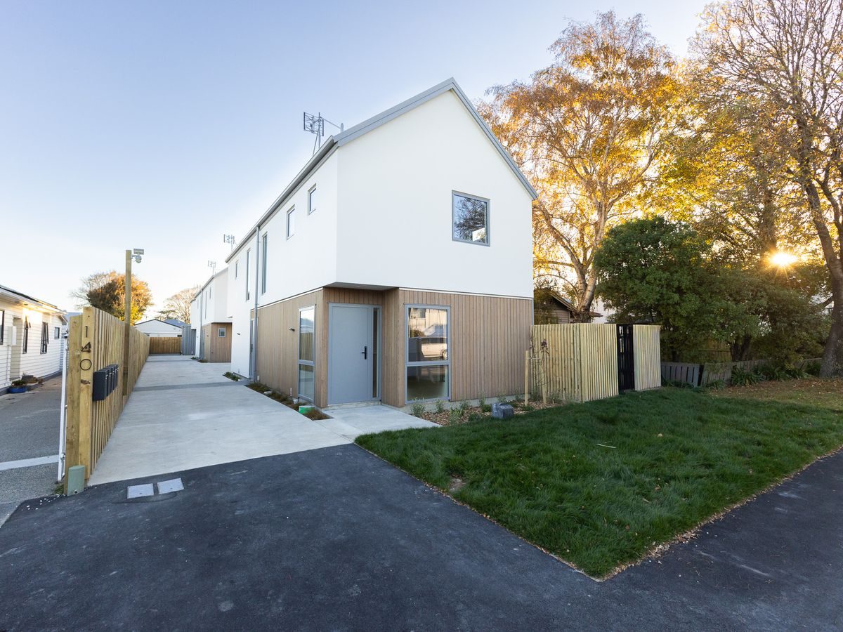High Spec 2 bed + garage homes — slide 1