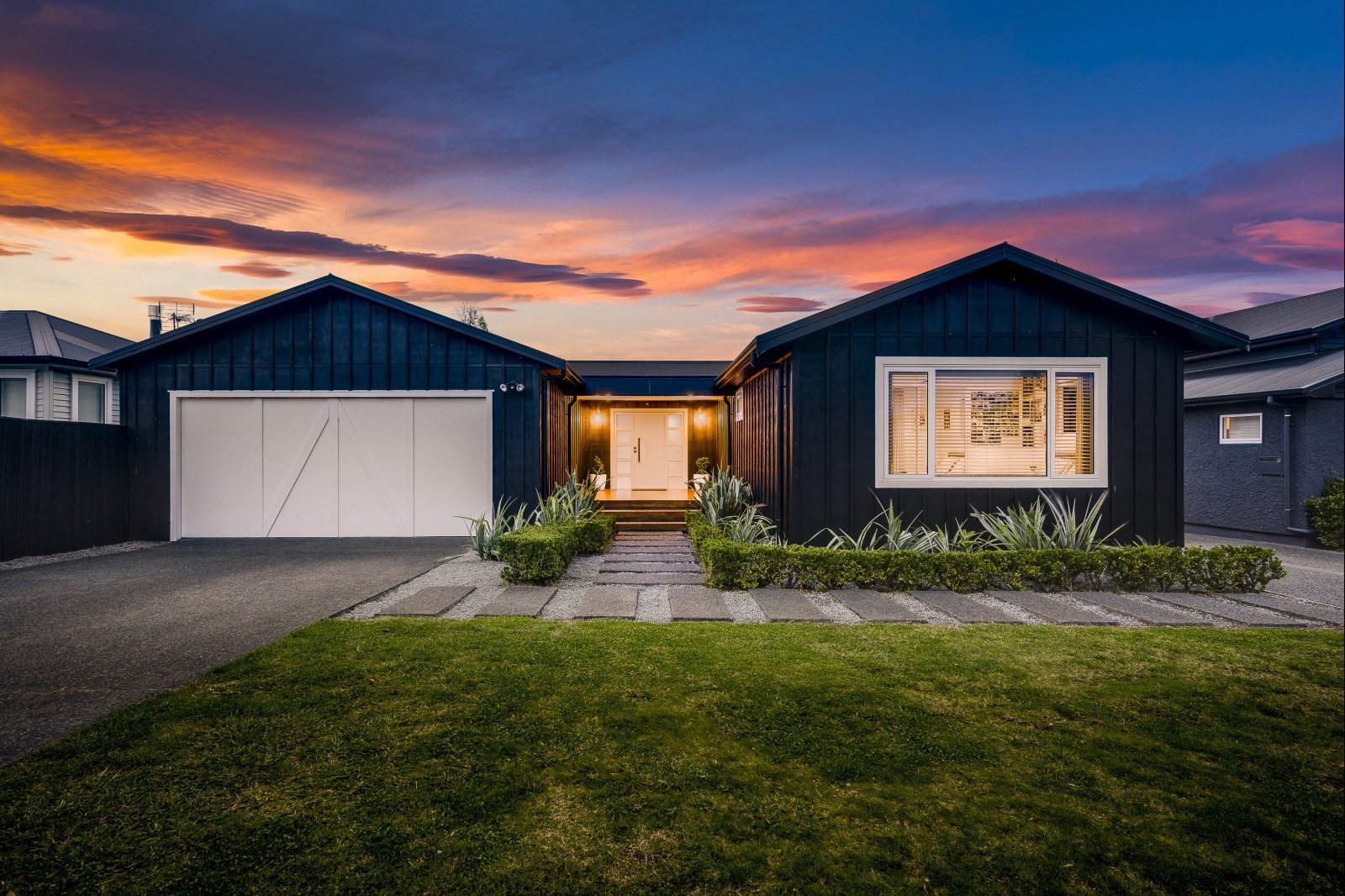 Pool and space in central Havelock North — slide 19