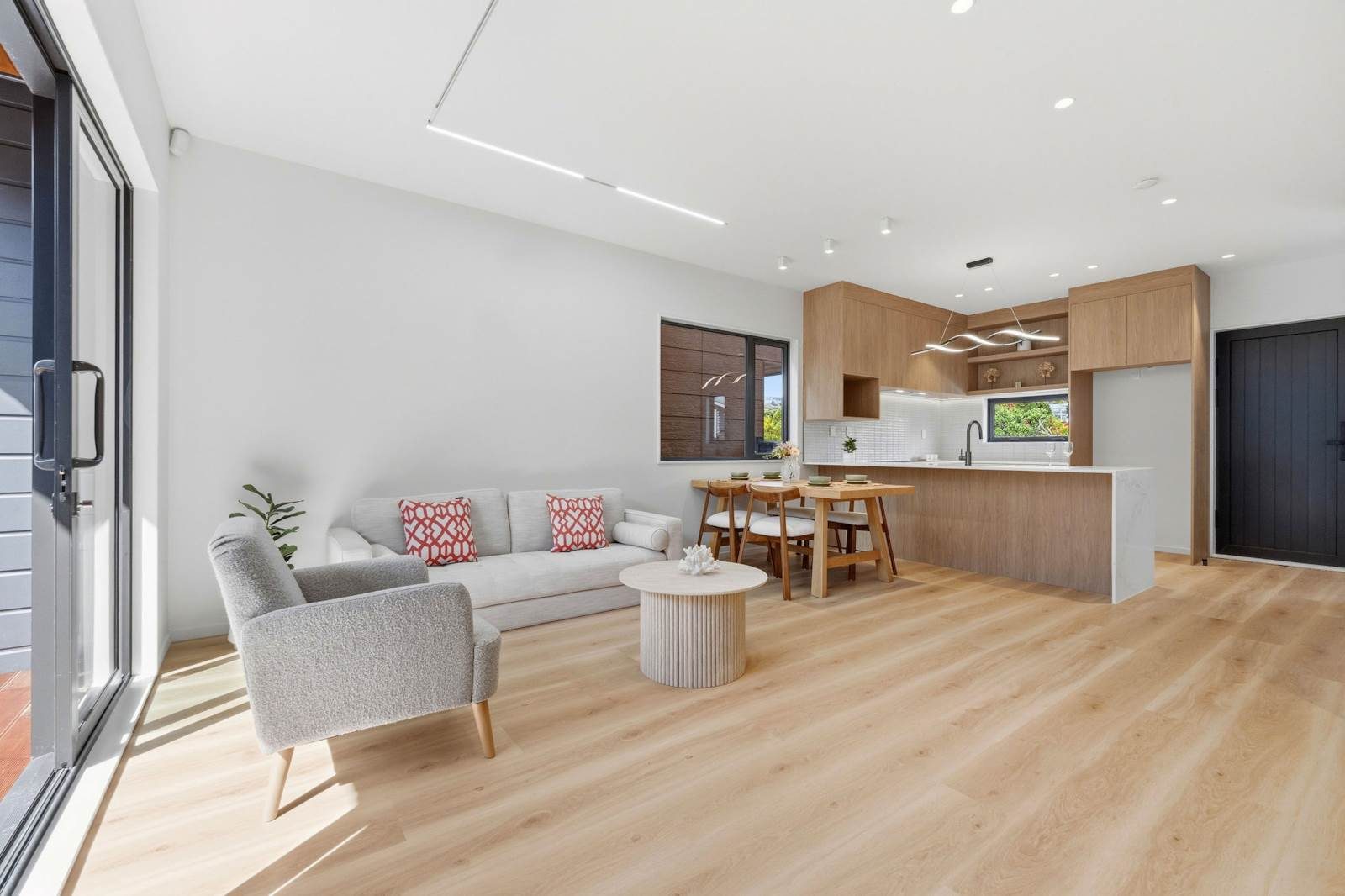 Beachside, Rangitoto Zone, Must Sell! — slide 2