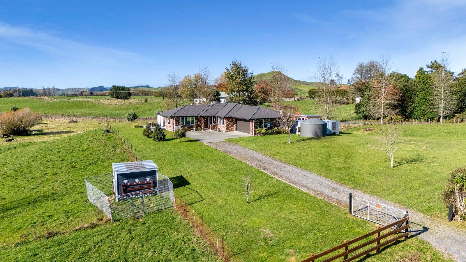 Stunning Rural Family Home with Majestic Views! — slide 31