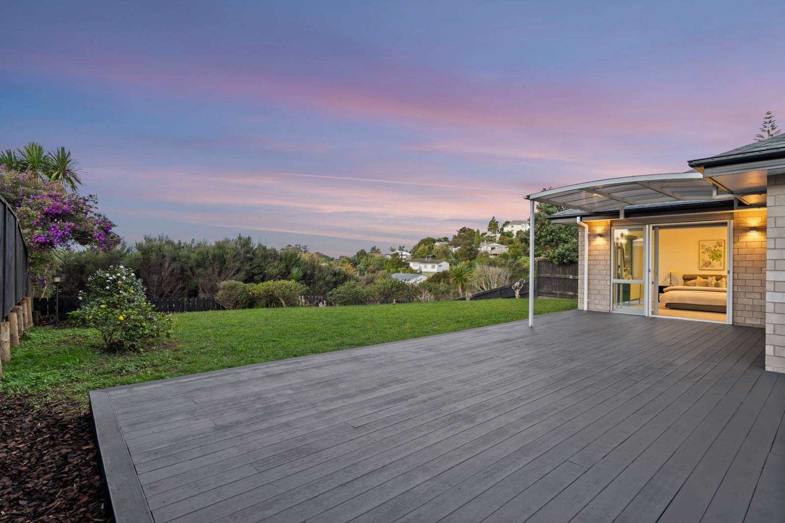 Huge Deck & Private Backyard — slide 1
