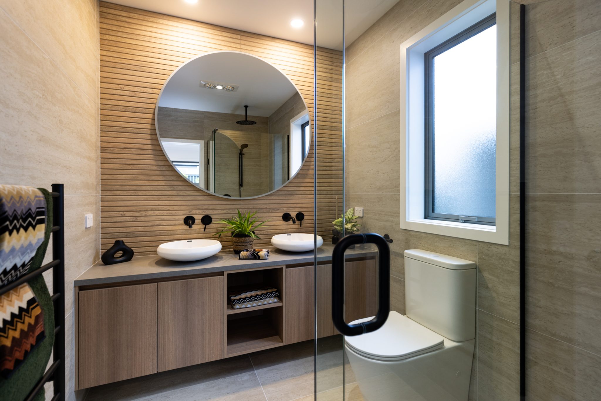 5 Bedroom Stunner with granny potential by SICATO — slide 7