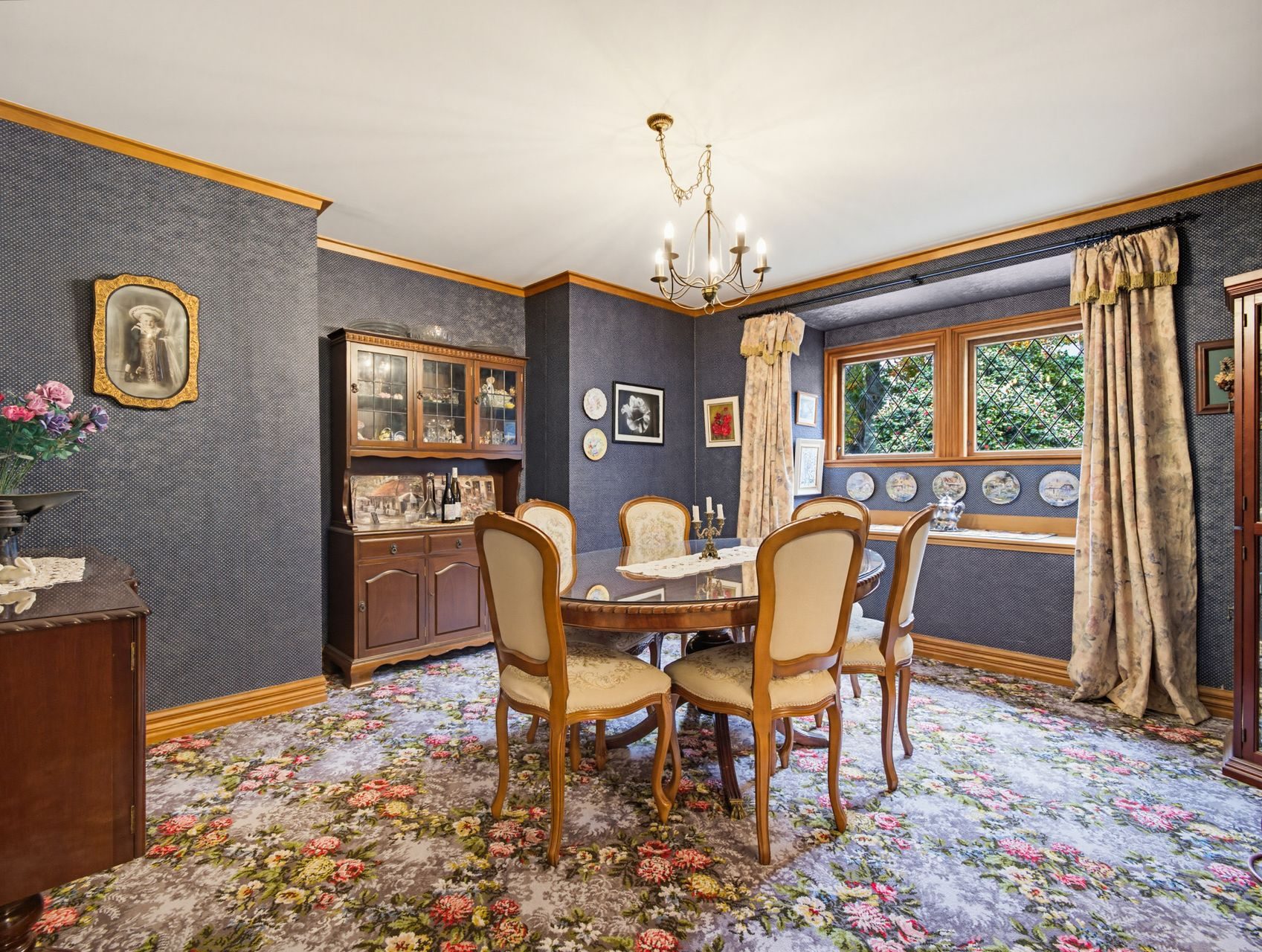 Timeless Elegance - A Tudor Masterpiece — slide 7