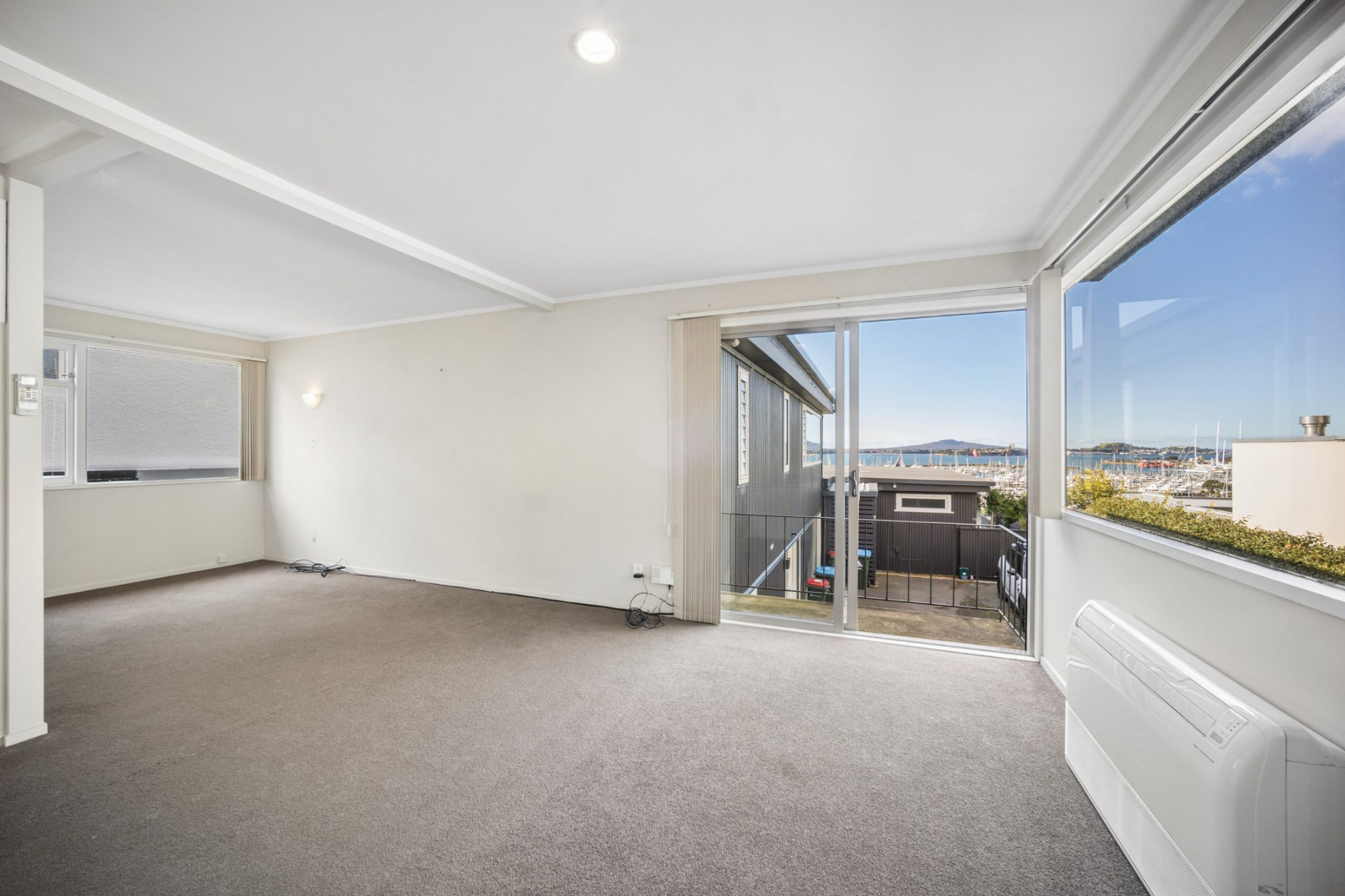 Sea Views, No Body Corp, Blank Canvas — slide 2