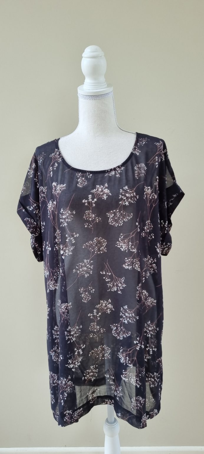 Whistle Tunic Top Size 18